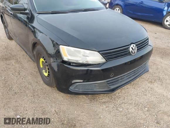 ✅ 2013 Volkswagen Jetta • VIN: 3VW2K7AJ3DM218677 • Lot: 43871709. Wystawiony na IAAI z przebiegiem 173 454 mil. Bezpłatny archiwum sprzedaży aukcyjnych z USA i szczegółowy raport historii pojazdu na DreamBid. Zdjęcie 6.