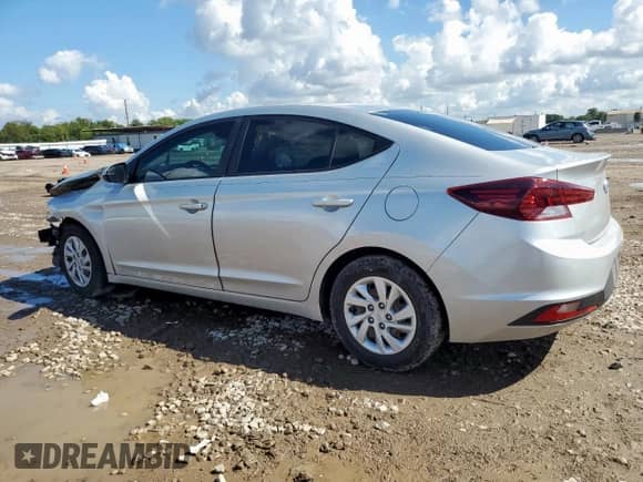 ✅ 2020 Hyundai Elantra SE • VIN: 5NPD74LF6LH501714 • Lot: 82154875. Wystawiony na Copart z przebiegiem 102 455 mil mil. Skorzystaj z bezpłatnego archiwum sprzedaży aukcyjnych z USA i zobacz szczegółowy raport historii pojazdu na DreamBid. Zdjęcie 2.