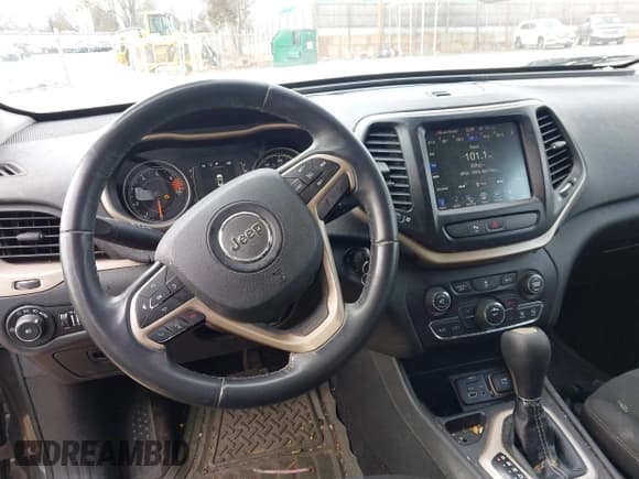 ✅ 2016 Jeep Cherokee North • VIN: 1C4PJLCB1GW135652 • Лот: 41732392. Опубликован ранее на IAAI с пробегом 137 410 миль. Бесплатный доступ к архиву аукционных продаж из США и подробный отчёт об истории автомобиля на DreamBid. Изображение 21.