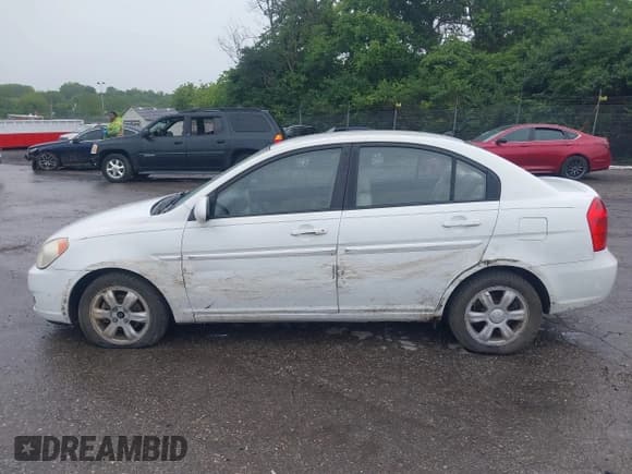 ✅ 2006 Hyundai Accent GLS • VIN: KMHCN46C56U056777 • Лот: 42344945. Опубликован ранее на IAAI с пробегом 95 349 миль. Бесплатный доступ к архиву аукционных продаж из США и подробный отчёт об истории автомобиля на DreamBid. Изображение 15.