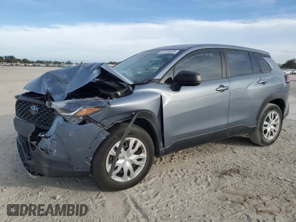 ✅ 2023 Toyota Corolla Cross L • VIN: 7MUAAAAG1PV040197 • Lot: 92194535. Listed on Copart with 18,631 mi. Free auction sales archive from the USA and detailed vehicle history report at DreamBid. Image 1.