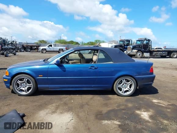 2001 BMW 3 Series 330Ci with VIN WBABS53451EV85982, listed as a IAAI auction lot 41658343 with 66,547 mi miles and . Bid and sale history available at DreamBid. Image 14.