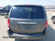 ✅ 2010 Chrysler Town & Country LX • VIN: 2A4RR2D1XAR454463 • Lot: 42747766. Wystawiony na IAAI z przebiegiem 167 700 mil. Bezpłatny archiwum sprzedaży aukcyjnych z USA i szczegółowy raport historii pojazdu na DreamBid. Zdjęcie 16.