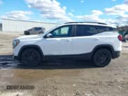 ✅ 2022 GMC Terrain SLE • VIN: 3GKALTEV7NL248682 • Lot: 43652281. Wystawiony na IAAI z przebiegiem 71 374 mil. Bezpłatny archiwum sprzedaży aukcyjnych z USA i szczegółowy raport historii pojazdu na DreamBid. Zdjęcie 14.