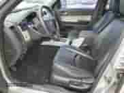 2011 Mercury Mariner z VIN 4M2CN8B73BKJ06886, wystawiony jako Copart lot #50308485 z przebiegiem 118 584 mil mil oraz Szkoda całkowita • Salvage title. Historia ofert i sprzedaży dostępna na DreamBid. Obrazek 7.