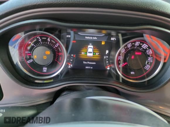 ✅ 2023 Dodge Challenger R/T • VIN: 2C3CDZBT9PH573678 • Lot: 72171174. Wystawiony na Copart z przebiegiem 35 517 mil. Bezpłatny archiwum sprzedaży aukcyjnych z USA i szczegółowy raport historii pojazdu na DreamBid. Zdjęcie 9.