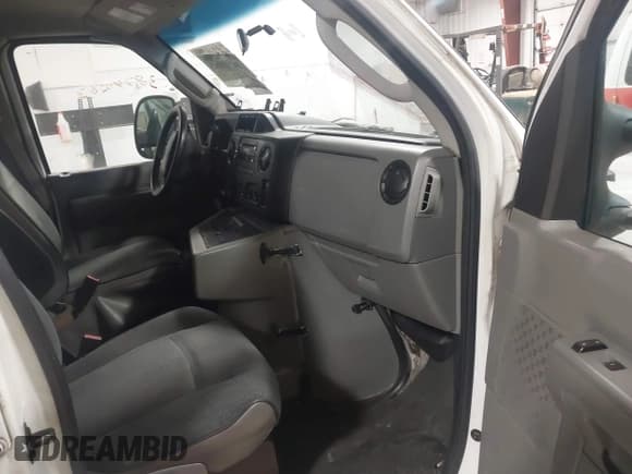 ✅ 2010 Ford E-Series Commercial • VIN: 1FDSS3EP6ADA41006 • Lot: 41561986. Listed on IAAI with 367,370 mi. Free auction sales archive from the USA and detailed vehicle history report at DreamBid. Image 5.