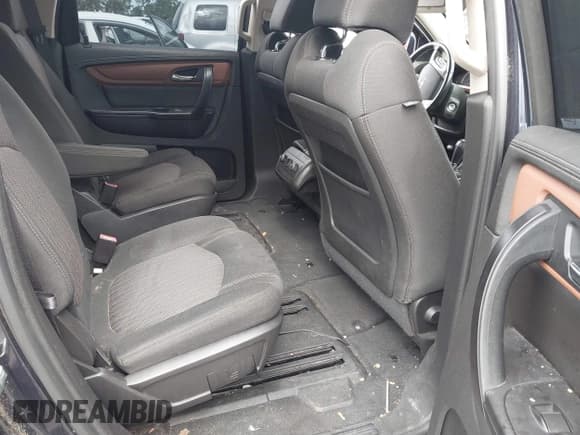 ✅ 2017 Chevrolet Traverse LT • VIN: 1GNKRGKD5HJ162145 • Lot: 43252658. Wystawiony na IAAI z przebiegiem 99 411 mil. Bezpłatny archiwum sprzedaży aukcyjnych z USA i szczegółowy raport historii pojazdu na DreamBid. Zdjęcie 8.