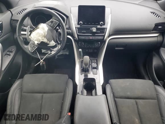 ✅ 2022 Mitsubishi Eclipse Cross LE • VIN: JA4ATVAA8NZ601251 • Lot: 81452625. Wystawiony na Copart z przebiegiem 54 162 mil. Bezpłatny archiwum sprzedaży aukcyjnych z USA i szczegółowy raport historii pojazdu na DreamBid. Zdjęcie 8.