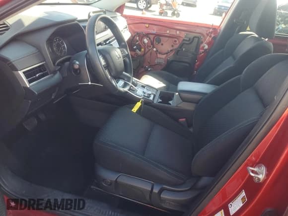 ✅ 2022 Mitsubishi Outlander ES • VIN: JA4J3TA80NZ032218 • Лот: 82303925. Опубликован ранее на Copart с пробегом 66 365 миль. Бесплатный доступ к архиву аукционных продаж из США и подробный отчёт об истории автомобиля на DreamBid. Изображение 7.