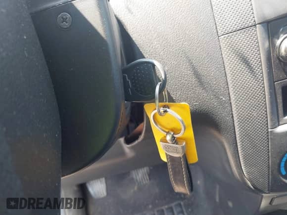 2007 Chevrolet Aveo LS с VIN KL1TD666X7B730276, выставлен на аукционе IAAI как лот 42793527 с пробегом 142 003 миль миль и . История ставок и продаж доступна на DreamBid. Изображение 11.