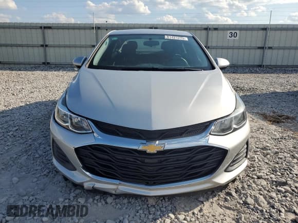 ✅ 2019 Chevrolet Cruze LS • VIN: 1G1BC5SM4K7112235 • Lot: 81421275. Listed on Copart with 153,570 mi. Free auction sales archive from the USA and detailed vehicle history report at DreamBid. Image 5.