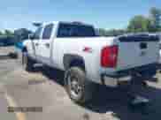 2007 Chevrolet Silverado 2500HD 1LT z VIN 1GCHK23687F512654, wystawiony jako IAAI lot #42554241 z przebiegiem 149 949 mil mil oraz . Historia ofert i sprzedaży dostępna na DreamBid. Obrazek 3.