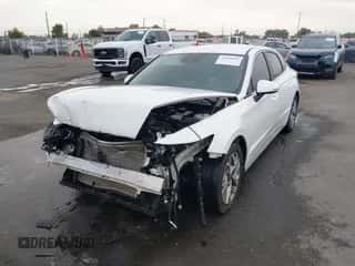 2021 Hyundai Sonata SEL with VIN 5NPEL4JA6MH079906, listed as a IAAI auction lot 43110382 with 28,802 mi miles and . Bid and sale history available at DreamBid. Image 2.