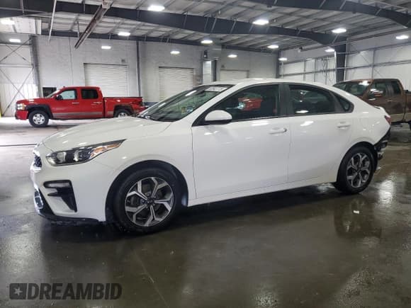 ✅ 2019 Kia Forte LXS • VIN: 3KPF24AD3KE059454 • Лот: 53843775. Опубликован ранее на Copart с пробегом 109 062 миль. Бесплатный доступ к архиву аукционных продаж из США и подробный отчёт об истории автомобиля на DreamBid. Изображение 1.