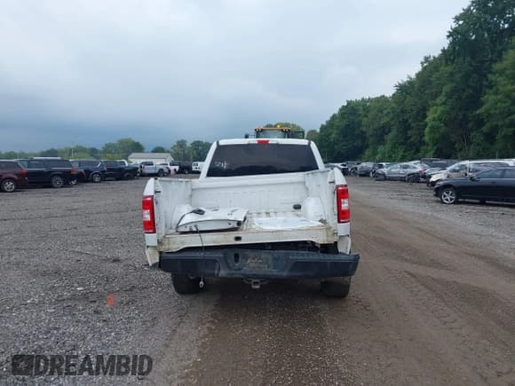 ✅ 2018 Ford F-150 XL • VIN: 1FTFW1E18JFD71180 • Lot: 43229345. Listed on IAAI with 186,320 mi. Free auction sales archive from the USA and detailed vehicle history report at DreamBid. Image 15.