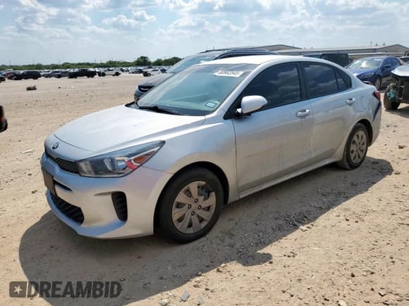 ✅ 2020 Kia Rio S • VIN: 3KPA24AD5LE322670 • Лот: 80902545. Опубликован ранее на Copart с пробегом 134 692 миль. Бесплатный доступ к архиву аукционных продаж из США и подробный отчёт об истории автомобиля на DreamBid. Изображение 1.