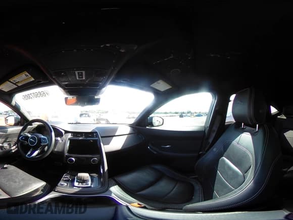 ✅ 2021 Jaguar E-Pace 300 Sport • VIN: SADF12GX6M1027570 • Lot: 43030267. Wystawiony na IAAI z przebiegiem 58 911 mil. Bezpłatny archiwum sprzedaży aukcyjnych z USA i szczegółowy raport historii pojazdu na DreamBid. Zdjęcie 20.