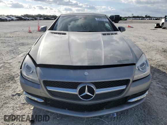 ✅ 2012 Mercedes-Benz SLK 350 • VIN: WDDPK5HA8CF014674 • Lot: 43035715. Wystawiony na Copart z przebiegiem 79 506 mil. Bezpłatny archiwum sprzedaży aukcyjnych z USA i szczegółowy raport historii pojazdu na DreamBid. Zdjęcie 5.