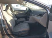 ✅ 2019 Hyundai Elantra SEL • VIN: 5NPD84LFXKH440850 • Лот: 43685194. Опубликован ранее на IAAI с пробегом 154 000 миль. Бесплатный доступ к архиву аукционных продаж из США и подробный отчёт об истории автомобиля на DreamBid. Изображение 5.