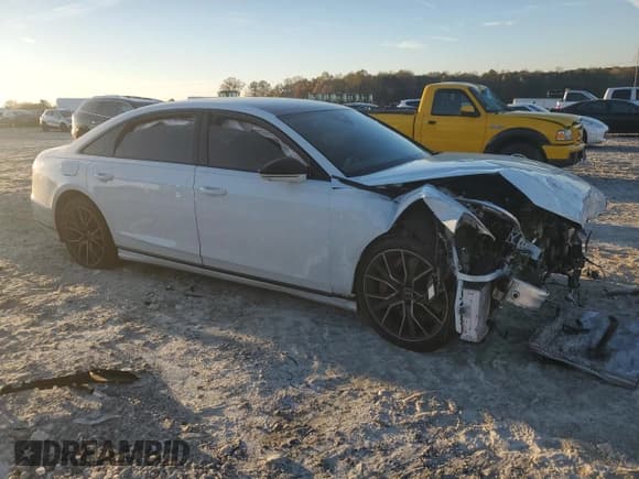 ✅ 2020 Audi S8 • VIN: WAU8SAF82LN004331 • Lot: 80528434. Wystawiony na Copart z przebiegiem 41 383 mil. Bezpłatny archiwum sprzedaży aukcyjnych z USA i szczegółowy raport historii pojazdu na DreamBid. Zdjęcie 4.