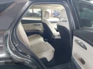 ✅ 2022 Genesis GV70 Sport • VIN: KMUMCDTC2NU043239 • Lot: 43229971. Wystawiony na IAAI z przebiegiem Nie podano. Bezpłatny archiwum sprzedaży aukcyjnych z USA i szczegółowy raport historii pojazdu na DreamBid. Zdjęcie 8.