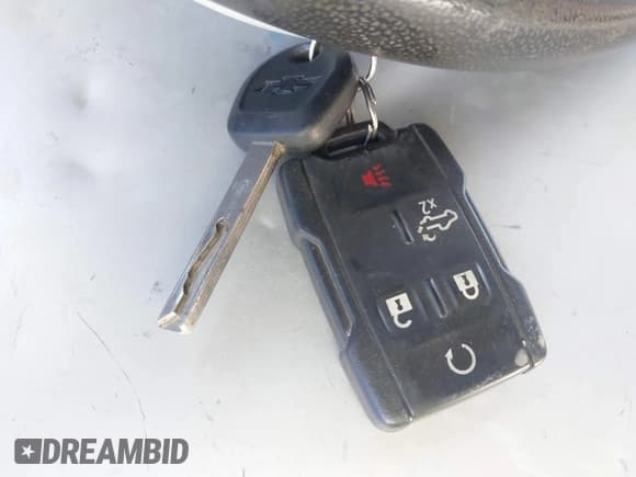 ✅ 2020 Chevrolet Silverado 1500 Custom • VIN: 1GCRWBEF7LZ133417 • Lot: 43470312. Wystawiony na IAAI z przebiegiem 107 761 mil. Bezpłatny archiwum sprzedaży aukcyjnych z USA i szczegółowy raport historii pojazdu na DreamBid. Zdjęcie 11.