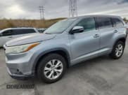 ✅ 2015 Toyota Highlander LE Plus • VIN: 5TDBKRFH4FS146296 • Лот: 92525295. Опубликован ранее на Copart с пробегом 112 791 миль. Бесплатный доступ к архиву аукционных продаж из США и подробный отчёт об истории автомобиля на DreamBid. Изображение 1.