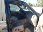 ✅ 1998 Ford Expedition XLT • VIN: 1FMPU18L2WLB70290 • Lot: 43480601. Wystawiony na IAAI z przebiegiem 145 154 mil. Bezpłatny archiwum sprzedaży aukcyjnych z USA i szczegółowy raport historii pojazdu na DreamBid. Zdjęcie 5.