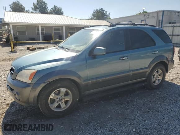 ✅ 2003 Kia Sorento LX • VIN: KNDJC733235055552 • Lot: 56196055. Listed on Copart with 109,995 mi. Free auction sales archive from the USA and detailed vehicle history report at DreamBid. Image 1.