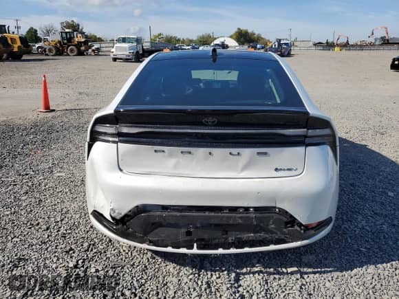 2025 Toyota Prius SE z VIN JTDACACU9S3043379, wystawiony jako Copart lot #85342555 z przebiegiem 3 866 mil mil oraz Szkoda całkowita • Salvage title. Historia ofert i sprzedaży dostępna na DreamBid. Obrazek 6.