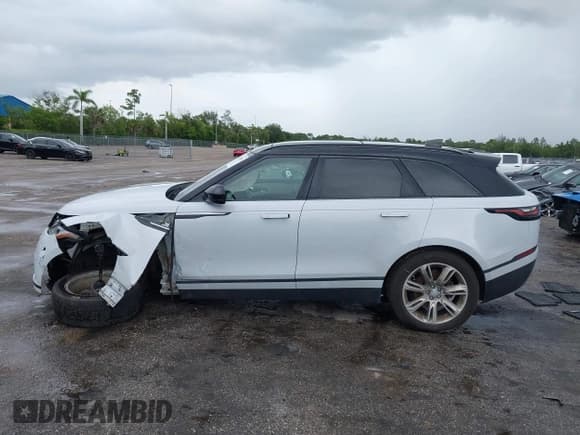✅ 2019 Land Rover Range Rover Velar S • VIN: SALYB2EX2KA796884 • Lot: 42680701. Wystawiony na IAAI z przebiegiem 71 888 mil. Bezpłatny archiwum sprzedaży aukcyjnych z USA i szczegółowy raport historii pojazdu na DreamBid. Zdjęcie 14.