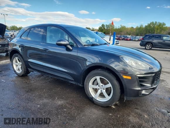 ✅ 2017 Porsche Macan • VIN: WP1AA2A52HLB04134 • Lot: 84925975. Wystawiony na Copart z przebiegiem 100 131 mil. Bezpłatny archiwum sprzedaży aukcyjnych z USA i szczegółowy raport historii pojazdu na DreamBid. Zdjęcie 4.