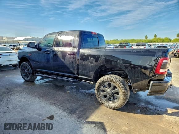 ✅ 2022 Ram 2500 Big Horn • VIN: 3C6UR5DL6NG319129 • Lot: 95545945. Wystawiony na Copart z przebiegiem 20 648 mil. Bezpłatny archiwum sprzedaży aukcyjnych z USA i szczegółowy raport historii pojazdu na DreamBid. Zdjęcie 2.