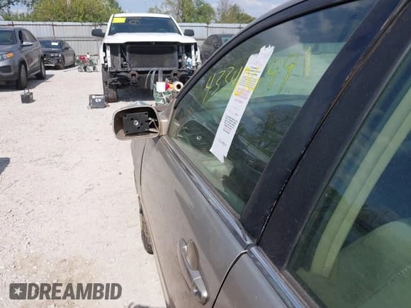 ✅ 2005 Toyota Camry STD • VIN: 4T1BE32K35U100261 • Lot: 43340699. Listed on IAAI with 150,001 mi. Free auction sales archive from the USA and detailed vehicle history report at DreamBid. Image 13.