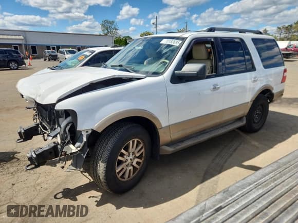 ✅ 2013 Ford Expedition XLT • VIN: 1FMJU1J57DEF47893 • Lot: 70182695. Listed on Copart with 121,192 mi. Free auction sales archive from the USA and detailed vehicle history report at DreamBid. Image 1.
