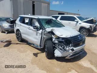 2024 Mitsubishi Outlander SE z VIN JA4J3VA88RZ009111, wystawiony jako IAAI lot #42365741 z przebiegiem 31 987 mil mil oraz . Historia ofert i sprzedaży dostępna na DreamBid. Obrazek 1.