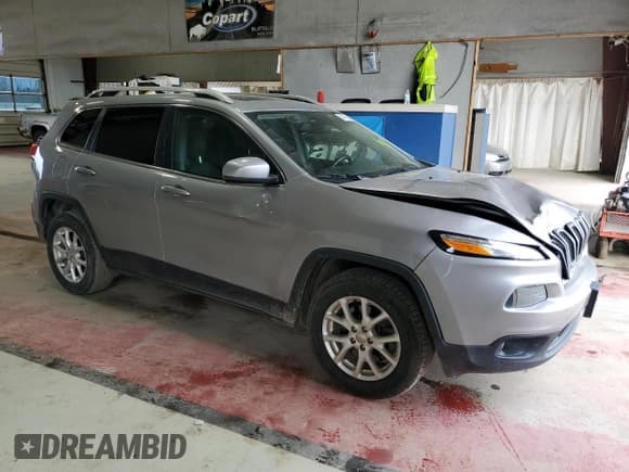 ✅ 2017 Jeep Cherokee Latitude • VIN: 1C4PJMCS4HW500557 • Lot: 54408435. Wystawiony na Copart z przebiegiem 125 360 mil. Bezpłatny archiwum sprzedaży aukcyjnych z USA i szczegółowy raport historii pojazdu na DreamBid. Zdjęcie 4.