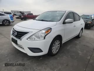 ✅ 2016 Nissan Versa SV • VIN: 3N1CN7AP6GL851691 • Lot: 90278235. Wystawiony na Copart z przebiegiem 55 162 mil. Bezpłatny archiwum sprzedaży aukcyjnych z USA i szczegółowy raport historii pojazdu na DreamBid. Zdjęcie 1.