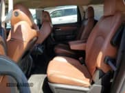 ✅ 2015 Chevrolet Traverse LT • VIN: 1GNKRHKD3FJ310697 • Lot: 71625404. Wystawiony na Copart z przebiegiem 124 468 mil. Bezpłatny archiwum sprzedaży aukcyjnych z USA i szczegółowy raport historii pojazdu na DreamBid. Zdjęcie 10.