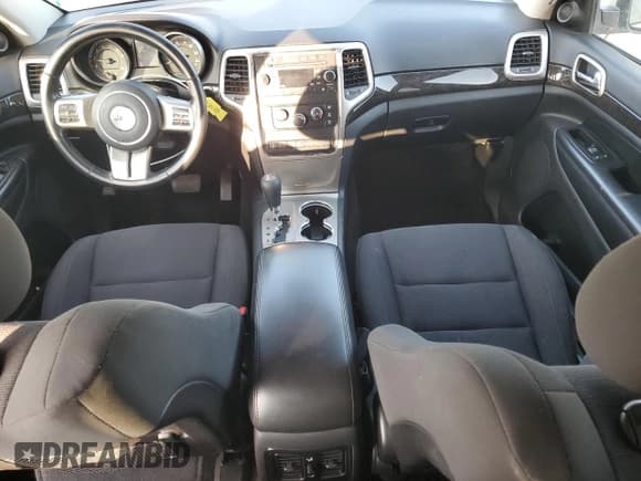 ✅ 2012 Jeep Grand Cherokee Laredo • VIN: 1C4RJFAG6CC189789 • Lot: 89879065. Wystawiony na Copart z przebiegiem 152 796 mil. Bezpłatny archiwum sprzedaży aukcyjnych z USA i szczegółowy raport historii pojazdu na DreamBid. Zdjęcie 8.