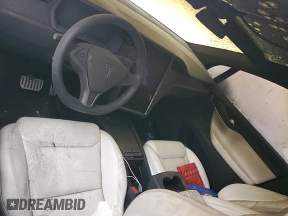 ✅ 2020 Tesla Model X Performance • VIN: 5YJXCBE4XLF232043 • Lot: 66477575. Wystawiony na Copart z przebiegiem Nie podano. Bezpłatny archiwum sprzedaży aukcyjnych z USA i szczegółowy raport historii pojazdu na DreamBid. Zdjęcie 8.