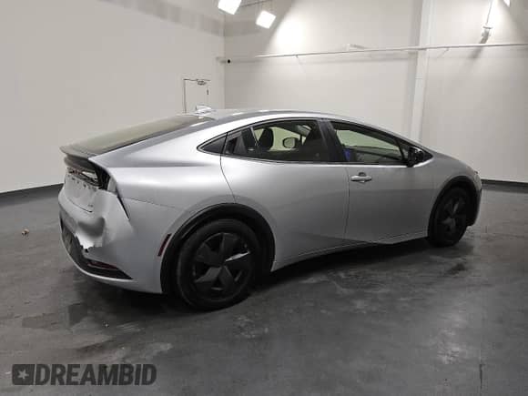 2024 Toyota Prius LE with VIN JTDACAAU3R3023447, listed as a Copart auction lot 87451355 with 29,991 mi miles and Clean title. Bid and sale history available at DreamBid. Image 3.