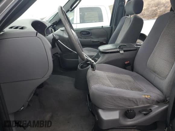 ✅ 2003 Ford F-150 XLT • VIN: 1FTRW07L13KD83980 • Lot: 90747175. Listed on Copart with 194,930 mi. Free auction sales archive from the USA and detailed vehicle history report at DreamBid. Image 7.