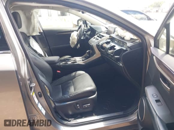 ✅ 2015 Lexus NX 300h • VIN: JTJBJRBZXF2008588 • Lot: 42918233. Wystawiony na IAAI z przebiegiem 142 027 mil. Bezpłatny archiwum sprzedaży aukcyjnych z USA i szczegółowy raport historii pojazdu na DreamBid. Zdjęcie 5.