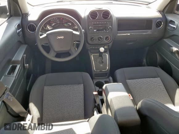 ✅ 2009 Jeep Patriot Sport • VIN: 1J4FT28A39D154504 • Lot: 65740965. Wystawiony na Copart z przebiegiem 58 310 mil. Bezpłatny archiwum sprzedaży aukcyjnych z USA i szczegółowy raport historii pojazdu na DreamBid. Zdjęcie 8.