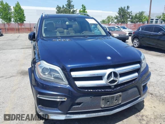 ✅ 2015 Mercedes-Benz GL 550 • VIN: 4JGDF7DE4FA447377 • Лот: 42267454. Опубликован ранее на IAAI с пробегом 164 738 миль. Бесплатный доступ к архиву аукционных продаж из США и подробный отчёт об истории автомобиля на DreamBid. Изображение 12.