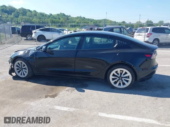 ✅ 2023 Tesla Model 3 • VIN: 5YJ3E1EA4PF451787 • Lot: 42184568. Wystawiony na IAAI z przebiegiem 46 301 mil. Bezpłatny archiwum sprzedaży aukcyjnych z USA i szczegółowy raport historii pojazdu na DreamBid. Zdjęcie 14.