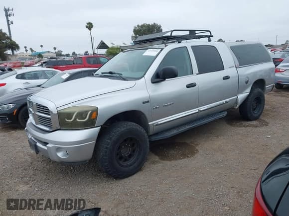 ✅ 2006 Dodge RAM • VIN: 3D3KR19DX6G253574 • Lot: 42425286. Wystawiony na IAAI z przebiegiem 194 057 mil. Bezpłatny archiwum sprzedaży aukcyjnych z USA i szczegółowy raport historii pojazdu na DreamBid. Zdjęcie 17.