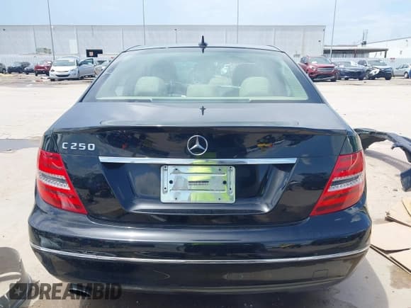 ✅ 2014 Mercedes-Benz C 250 Sport • VIN: WDDGF4HBXEA965658 • Lot: 42660203. Listed on IAAI with 96,754 mi. Free auction sales archive from the USA and detailed vehicle history report at DreamBid. Image 17.